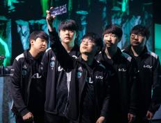 世俱杯分组-PSG力克DFM，Caps操刀奇招英雄翻盘成都决赛之夜3:2（釜山）