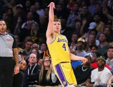 世俱杯改制-湖人击败老鹰，实现八连胜