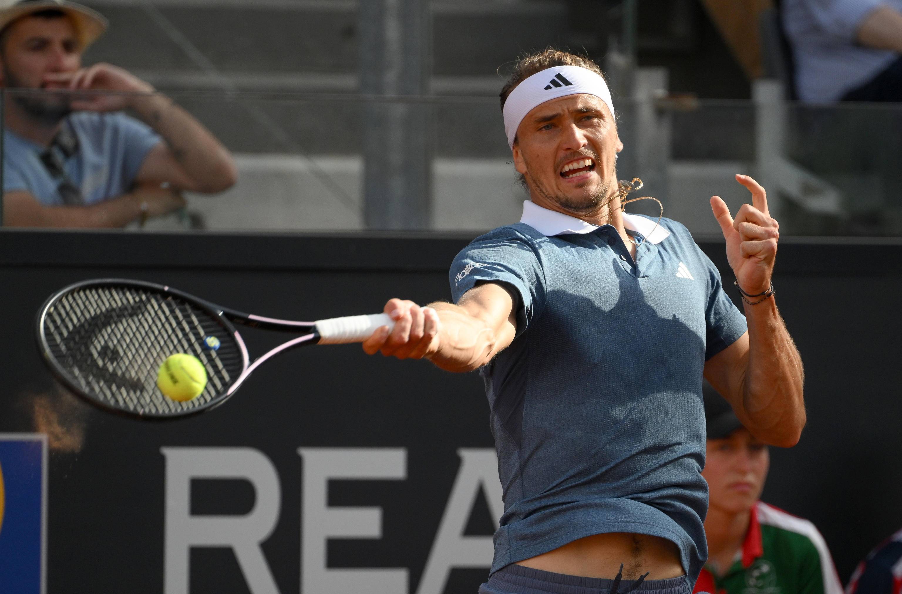 世俱杯改制-包含西班牙网球队强势世界网球队,兹维列夫绝境逆转的词条