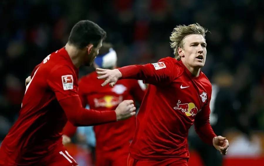 世俱杯赛程-焦点大战:竞猜热点上演巅峰碰撞