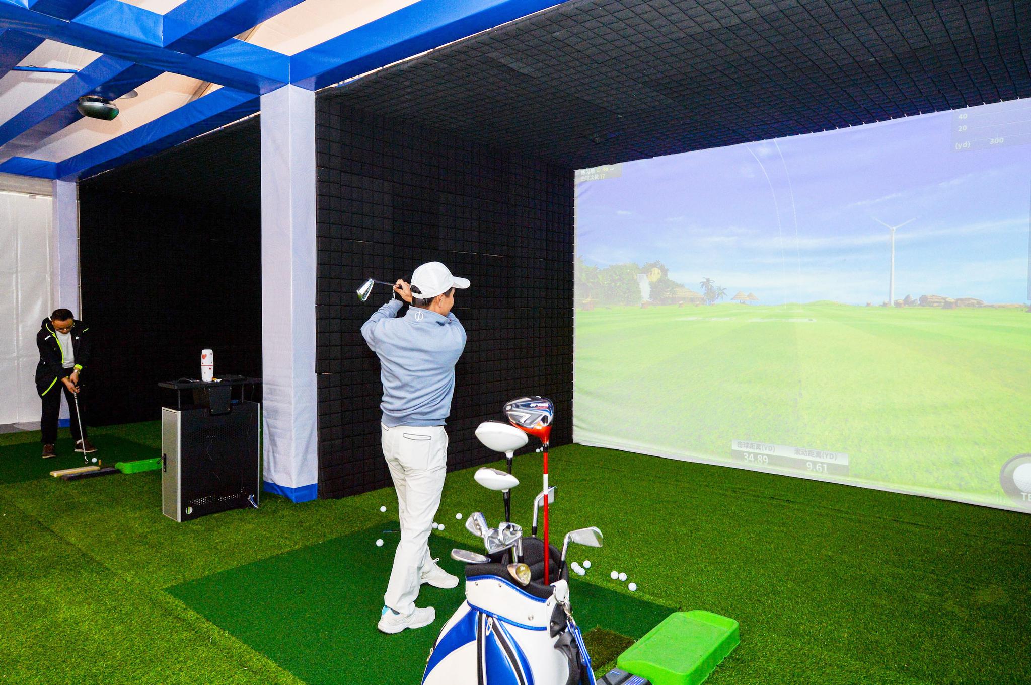 世俱杯直播-场面火爆!高尔夫观众席沸腾不已的简单介绍