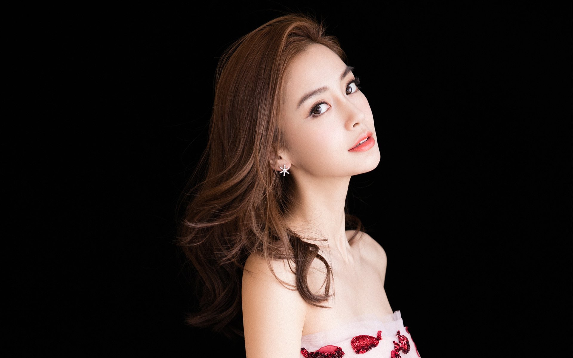 世俱杯分组-字母哥三双闪耀，公牛力克开拓者制霸西部客场