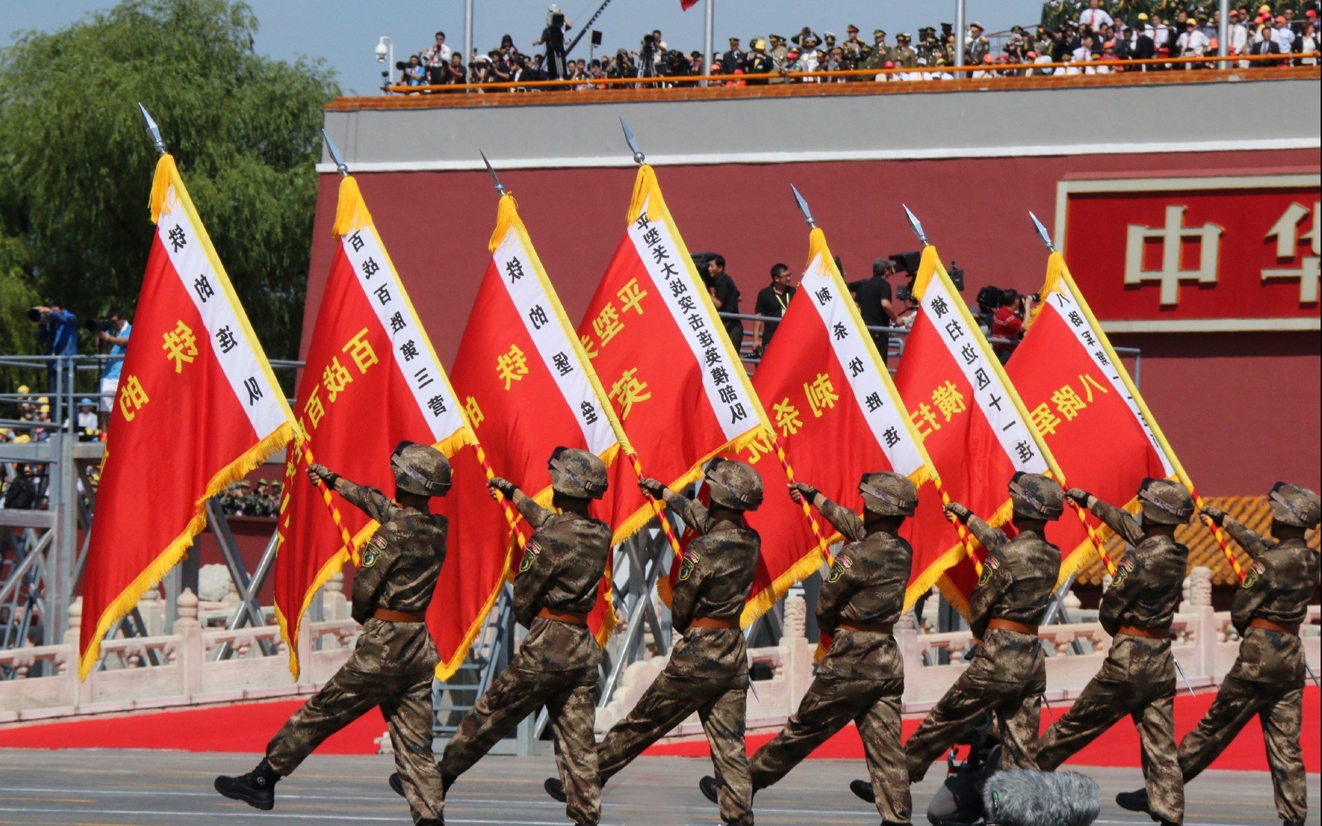 世俱杯-范弗利特末节导演15-0收割狂潮,雷霆碾压灰熊锁定关键战