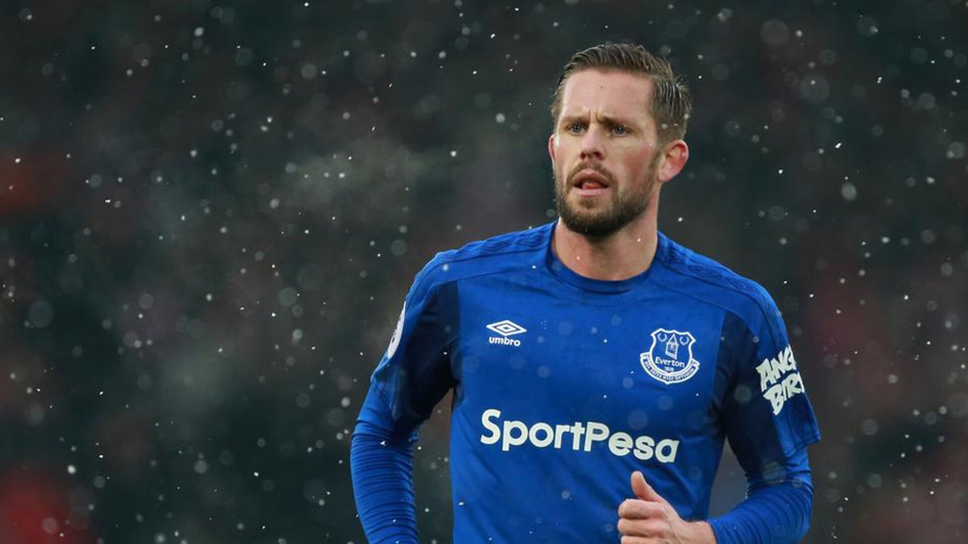 世俱杯时间-三分雨席卷赛场！范弗利特狂轰43分助深圳队高效破敌