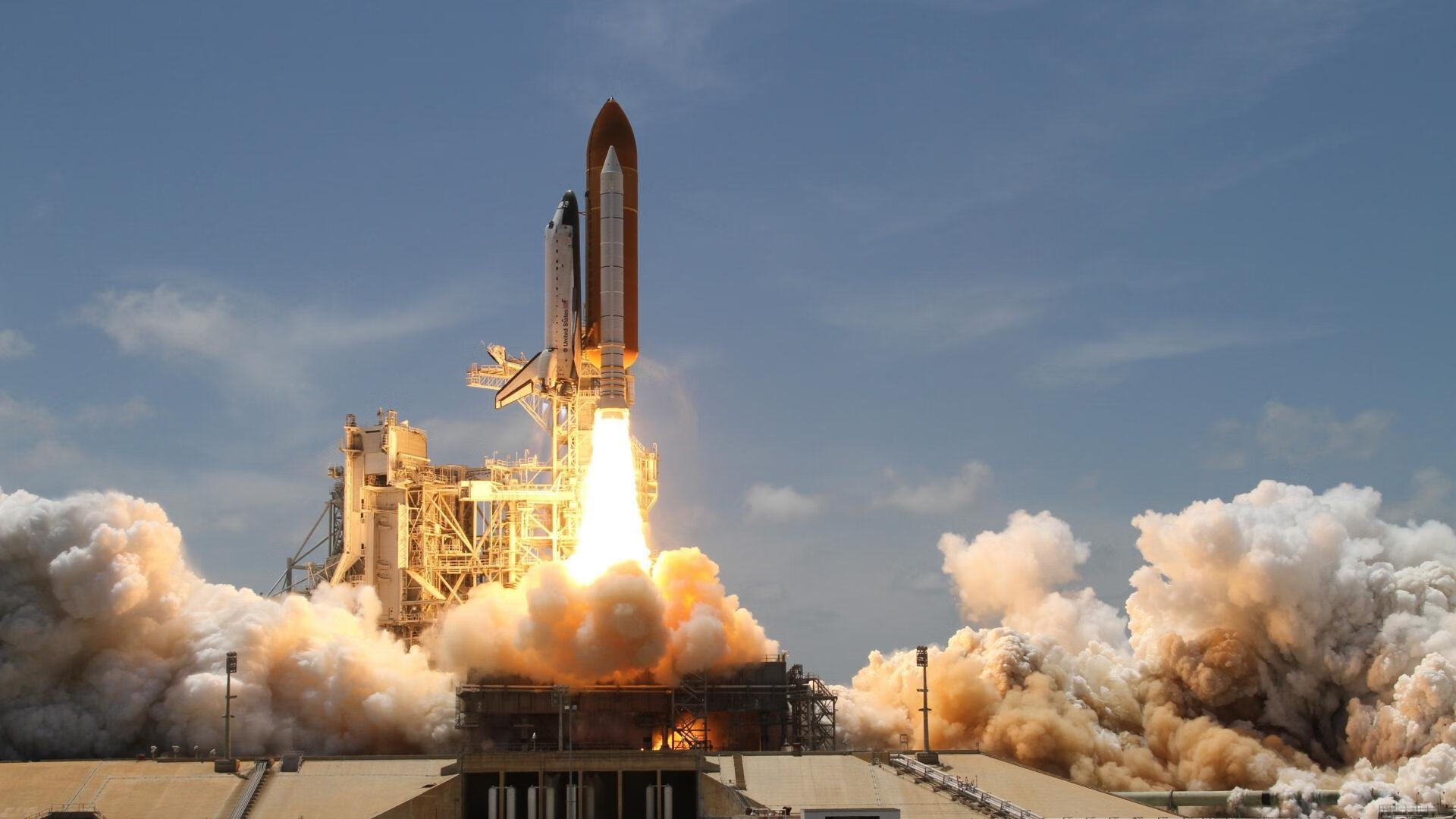 世俱杯2025-轮对轮、杆对杆，当F1缠斗哲学驶入三狮军团的制霸之路